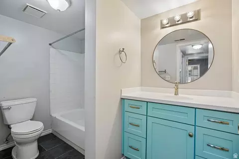 Bath - 88 W 50 S #P22, Centerville, UT 84014 photo 1 of 3
