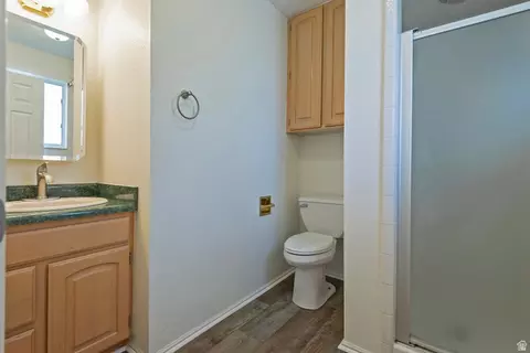 Bath - 1965 E Hawk Cir #38, Sandy, UT 84092 photo 1 of 5