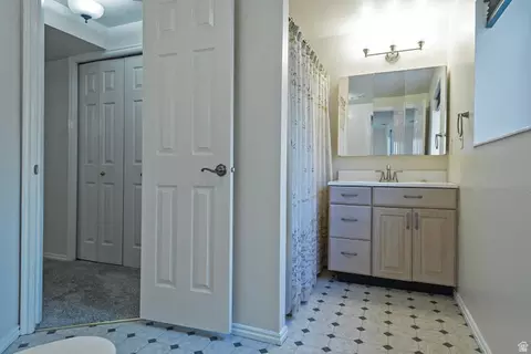Bath - 1965 E Hawk Cir #38, Sandy, UT 84092 photo 3 of 5