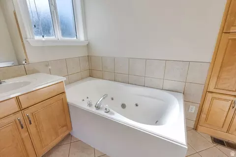 Bath - 491 E 450 S, Orem, UT 84097 photo 3 of 6