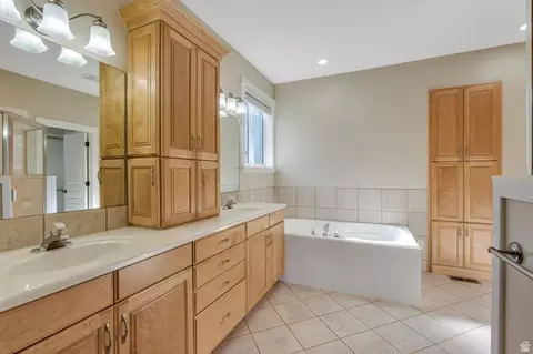 Bath - 491 E 450 S, Orem, UT 84097 photo 2 of 6