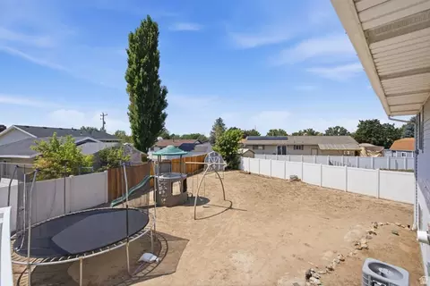 Exterior - 322 E Annalyn Dr, Sandy, UT 84070 photo 1 of 8