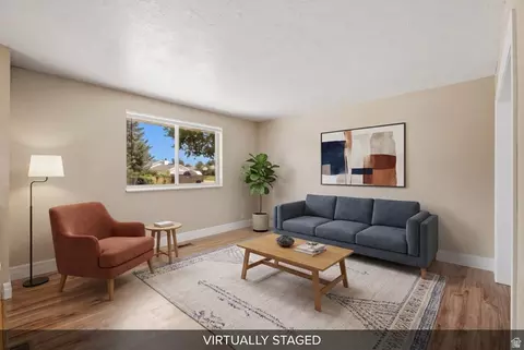 322 E Annalyn Dr, Sandy, UT 84070