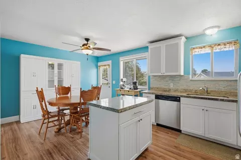 Kitchen - 322 E Annalyn Dr, Sandy, UT 84070 photo 3 of 5