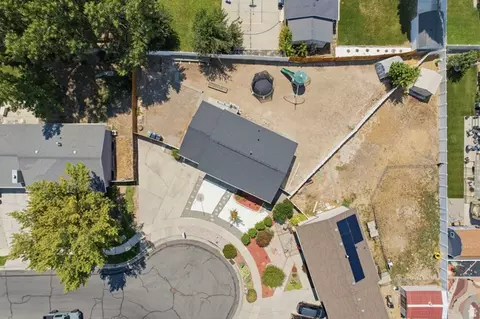 View/Area - 322 E Annalyn Dr, Sandy, UT 84070 photo 1 of 3