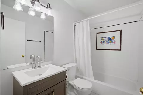Bath - 322 E Annalyn Dr, Sandy, UT 84070 photo 1 of 2