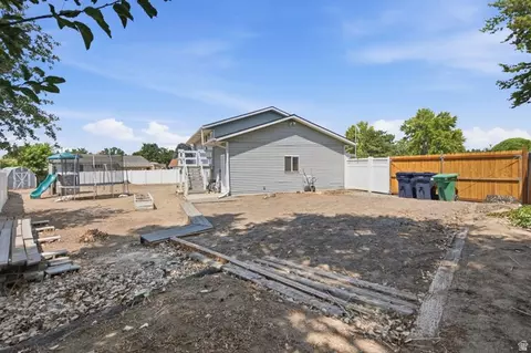 Exterior - 322 E Annalyn Dr, Sandy, UT 84070 photo 8 of 8