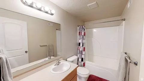 Bath - 3191 E Riverbottoms Rd S, Spanish Fork, UT 84660 photo 3 of 3