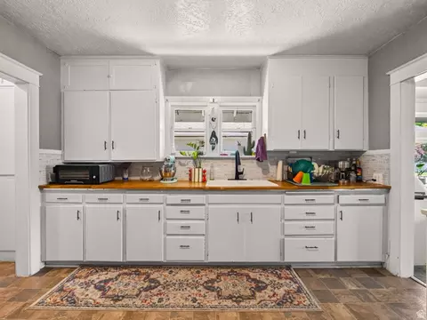 Kitchen - 457 E 100 S, Provo, UT 84601 photo 2 of 6