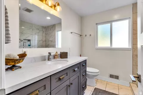 Bath - 2080 E Sands Dr S, Holladay, UT 84124 photo 1 of 1