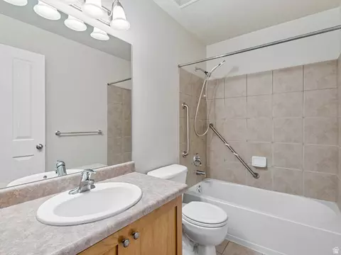 Bath - 821 E 2050 S, Clearfield, UT 84015 photo 1 of 3