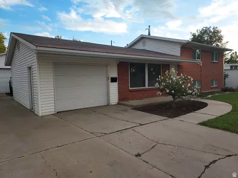 Exterior - 235 W 1400 N, Bountiful, UT 84010 photo 2 of 10