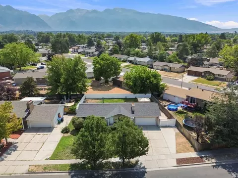 View/Area - 8143 S Bryce Dr E, Sandy, UT 84070 photo 2 of 4