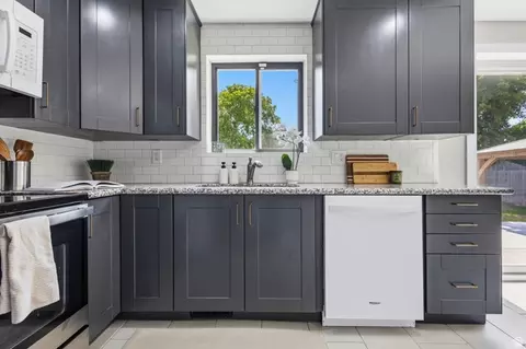Kitchen - 8143 S Bryce Dr E, Sandy, UT 84070 photo 1 of 3
