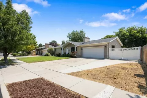 Exterior - 8143 S Bryce Dr E, Sandy, UT 84070 photo 3 of 3