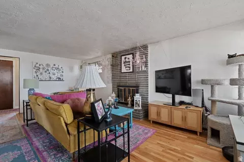 Living - 845 S Birch St, Clearfield, UT 84015 photo 4 of 5