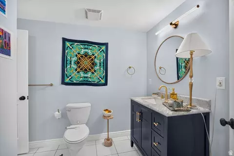 Bath - 1462 E Tuscan Oak Way, Sandy, UT 84092 photo 5 of 5