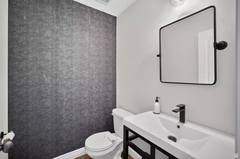 Bath - 1462 E Tuscan Oak Way, Sandy, UT 84092 photo 1 of 5