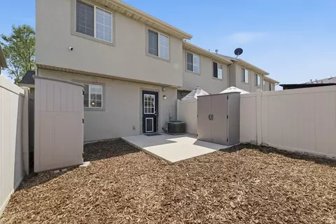Exterior - 1832 W Wembly Park S, Springville, UT 84663 photo 3 of 5
