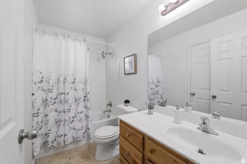 Bath - 1832 W Wembly Park S, Springville, UT 84663 photo 3 of 3