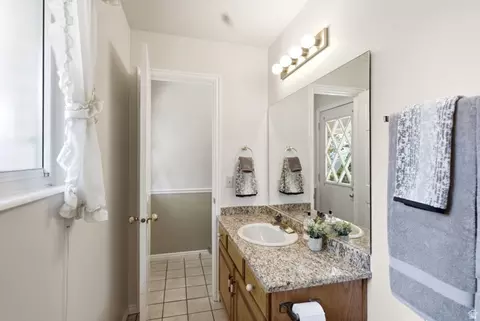 Bath - 1852 E Wild Willow Ln, Sandy, UT 84093 photo 6 of 8
