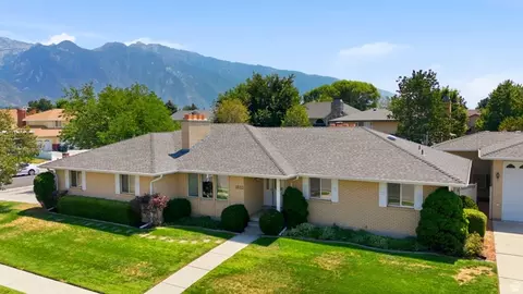 View/Area - 1852 E Wild Willow Ln, Sandy, UT 84093 photo 2 of 6