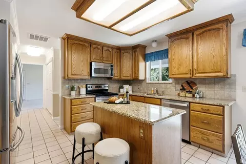 Kitchen - 1852 E Wild Willow Ln, Sandy, UT 84093 photo 1 of 5