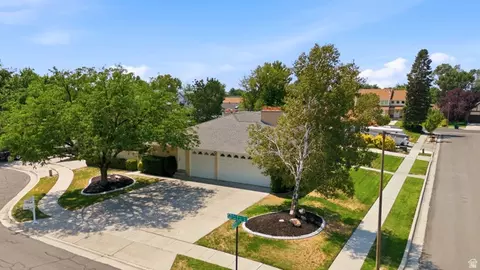 View/Area - 1852 E Wild Willow Ln, Sandy, UT 84093 photo 4 of 6