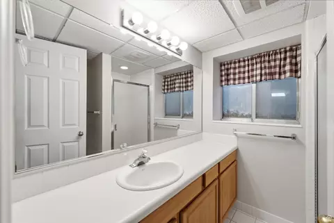 Bath - 1852 E Wild Willow Ln, Sandy, UT 84093 photo 8 of 8
