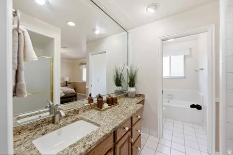 Bath - 1852 E Wild Willow Ln, Sandy, UT 84093 photo 3 of 8