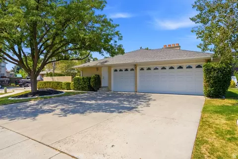 Exterior - 1852 E Wild Willow Ln, Sandy, UT 84093 photo 8 of 8