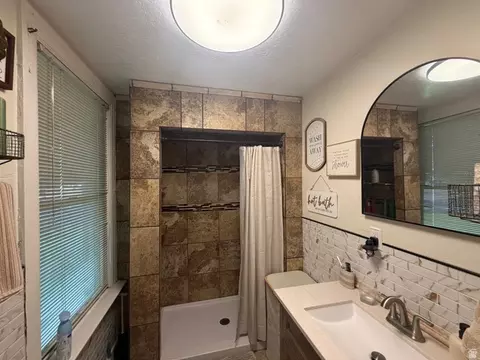Bath - 195 E 200 N, Monroe, UT 84754 photo 1 of 2