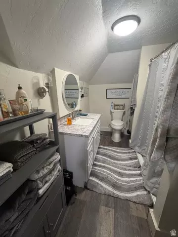 Bath - 195 E 200 N, Monroe, UT 84754 photo 2 of 2