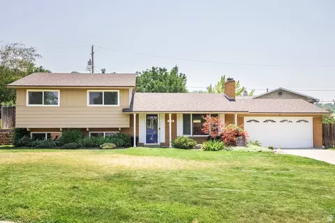 208 N Oakleaf Ln, North Salt Lake, UT 84054