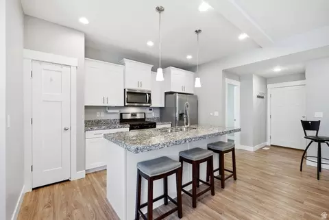 Kitchen - 9283 S Bennington Ct, Sandy, UT 84094 photo 1 of 5
