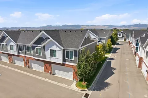 View/Area - 9283 S Bennington Ct, Sandy, UT 84094 photo 2 of 3
