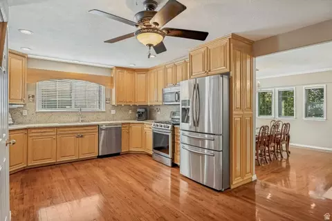 Kitchen - 11751 S 1700 E, Sandy, UT 84092 photo 2 of 4