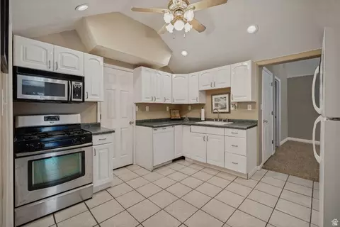 Kitchen - 11751 S 1700 E, Sandy, UT 84092 photo 4 of 4