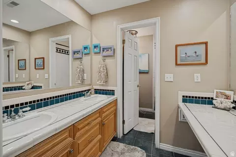 Bath - 11751 S 1700 E, Sandy, UT 84092 photo 6 of 8