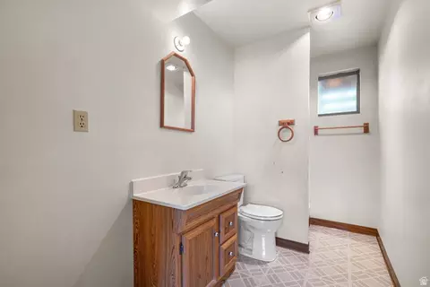 Bath - 1064 W 180 N, Orem, UT 84057 photo 2 of 2