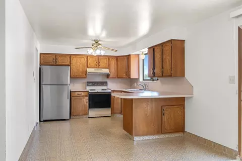 Kitchen - 1064 W 180 N, Orem, UT 84057 photo 1 of 3