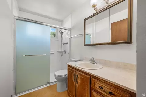 Bath - 1064 W 180 N, Orem, UT 84057 photo 1 of 2