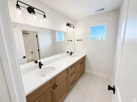 Bath - 955 E 490 N #008, American Fork, UT 84003 photo 2 of 5