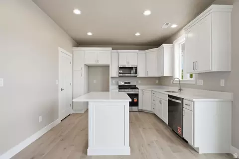 Kitchen - 3375 E Baywater Dr #516, Eagle Mountain, UT 84005 photo 2 of 3