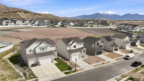 View/Area - 3375 E Baywater Dr #516, Eagle Mountain, UT 84005 photo 2 of 7