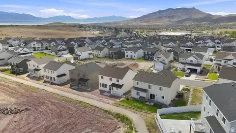 View/Area - 3375 E Baywater Dr #516, Eagle Mountain, UT 84005 photo 3 of 7