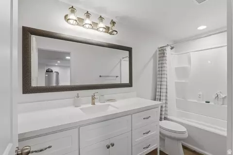 Bath - 7275 N Evans Ranch Dr, Eagle Mountain, UT 84005 photo 3 of 3