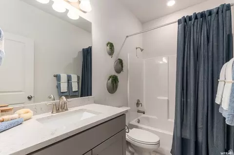 Bath - 7275 N Evans Ranch Dr, Eagle Mountain, UT 84005 photo 1 of 3