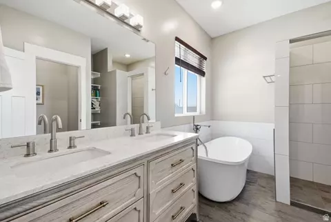 Bath - 3981 E 3500 S, Vernal, UT 84078 photo 1 of 6