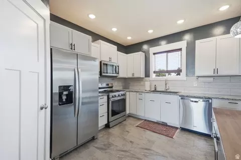 Kitchen - 3981 E 3500 S, Vernal, UT 84078 photo 2 of 3